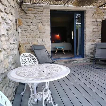 D'hotes Et Puis Voila! Bed & Breakfast
