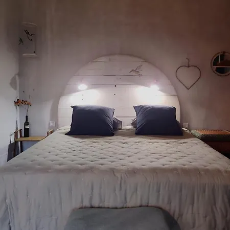 D'hotes Et Puis Voila! Bed & Breakfast Murs (Vaucluse)
