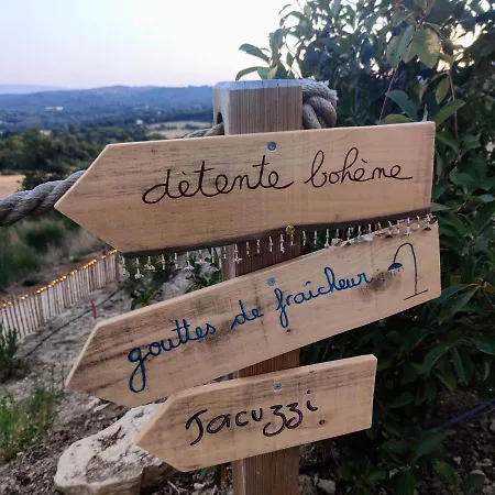 Bed & Breakfast D'hotes Et Puis Voila! Murs (Vaucluse)